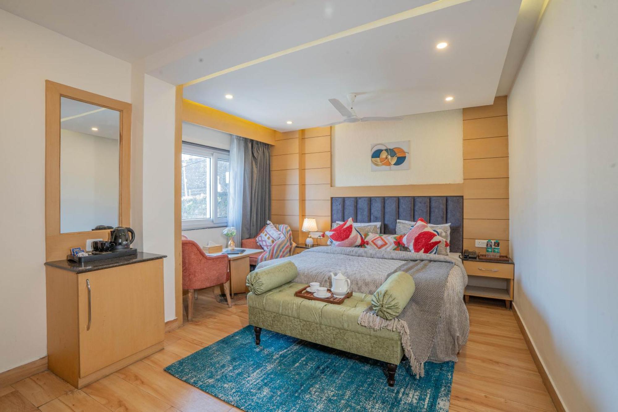 Super Hotel By Perfectstayz Mall Road Mussoorie Exterior foto