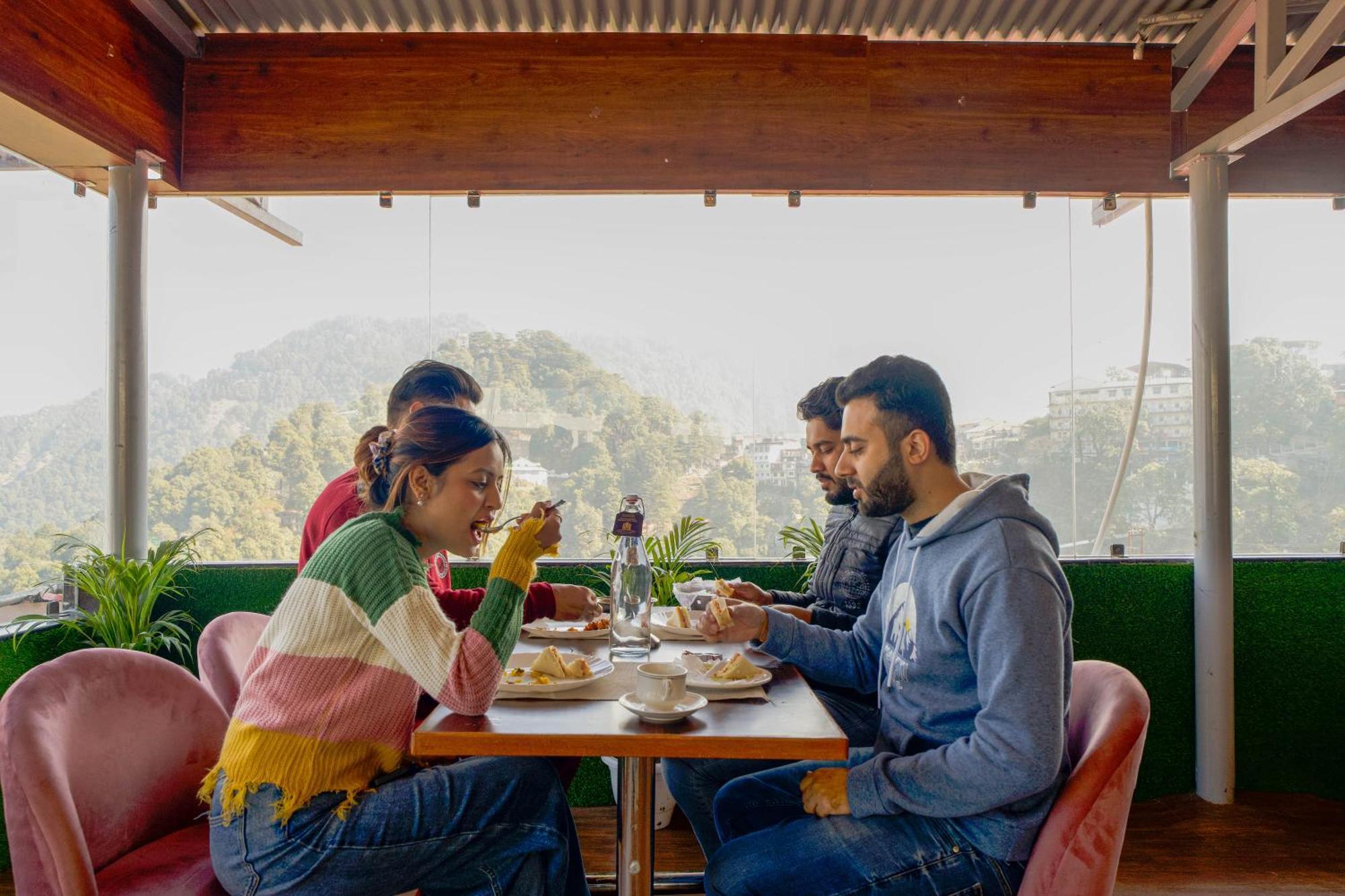 Super Hotel By Perfectstayz Mall Road Mussoorie Exterior foto