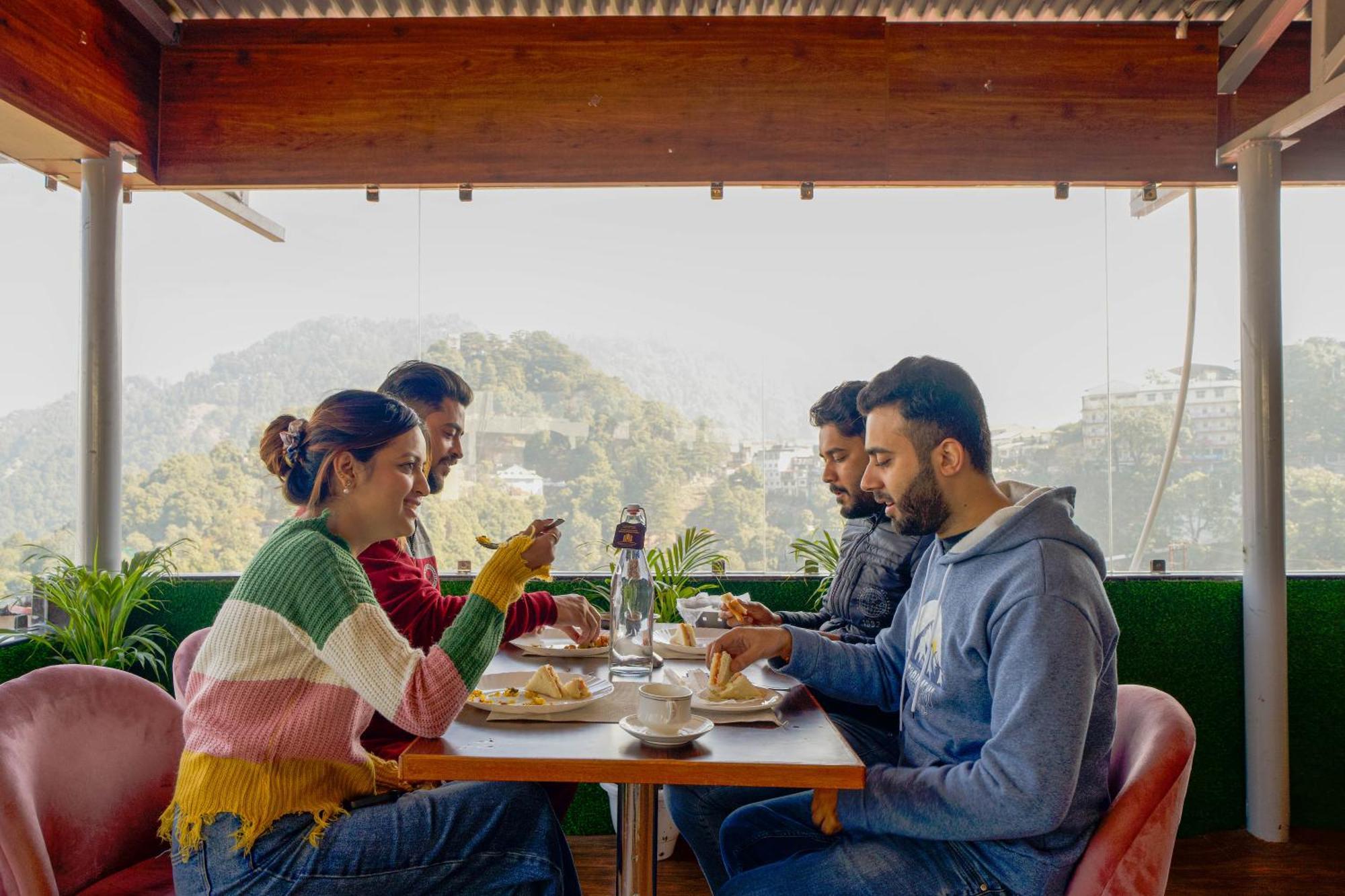 Super Hotel By Perfectstayz Mall Road Mussoorie Exterior foto